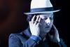 Jack White zaradi smrti klaviaturista prekinil turnejo