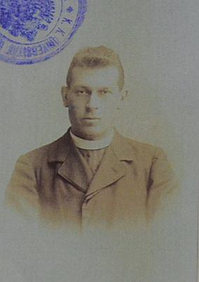 Stanko Premrl je orglarsko šolo Cecilijinega društva prevzel leta 1909.
