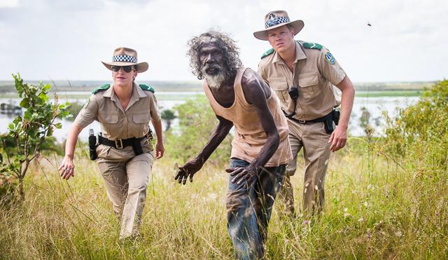 Filmski Charlie je ujet v sistem belega človeka, v katerem pa aborigini preprosto ne morejo preživeti. Foto: Liffe