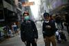 Policija še naprej odstranjuje protestniške zapore v Hongkongu
