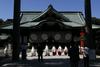 Obisk japonskih poslancev v spornem svetišču znova razburil Kitajsko