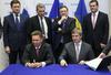 Z dogovorom med Kijevom in Moskvo zagotovljen ruski plin za EU