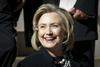 Hillary Clinton pod plazom kritik zaradi e-pošte, saj je kršila zvezna pravila