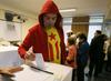 Foto: Visoka udeležba na glasovanju o neodvisnosti Katalonije