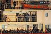Italijanska obalna straža prevzela nadzor nad ladjo s 450 migranti