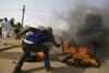 Protestniki v Nigru zažgali najmanj dve cerkvi; trije mrtvi
