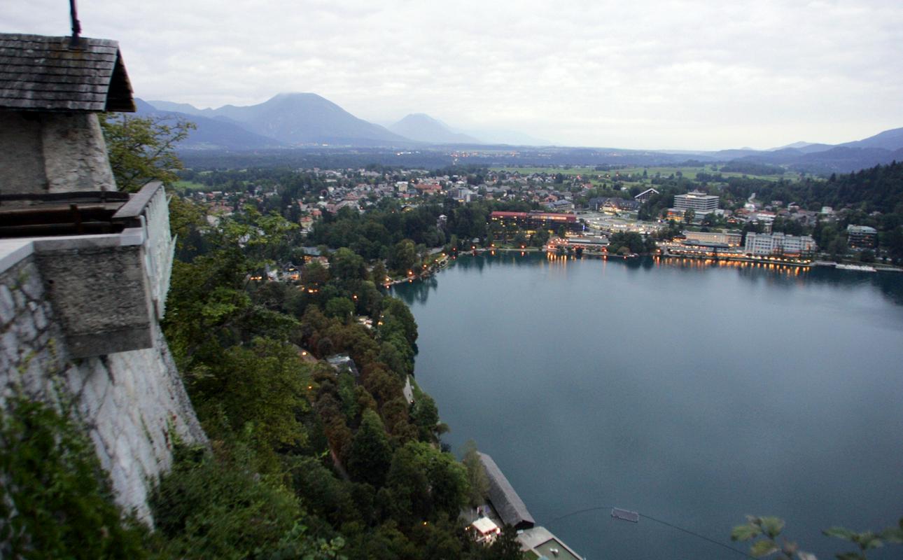 Few visitors realize that Bled’s scenic glacial lake has long inspired legends about unusual treasures hidden deep beneath its surface. Foto: BoBo