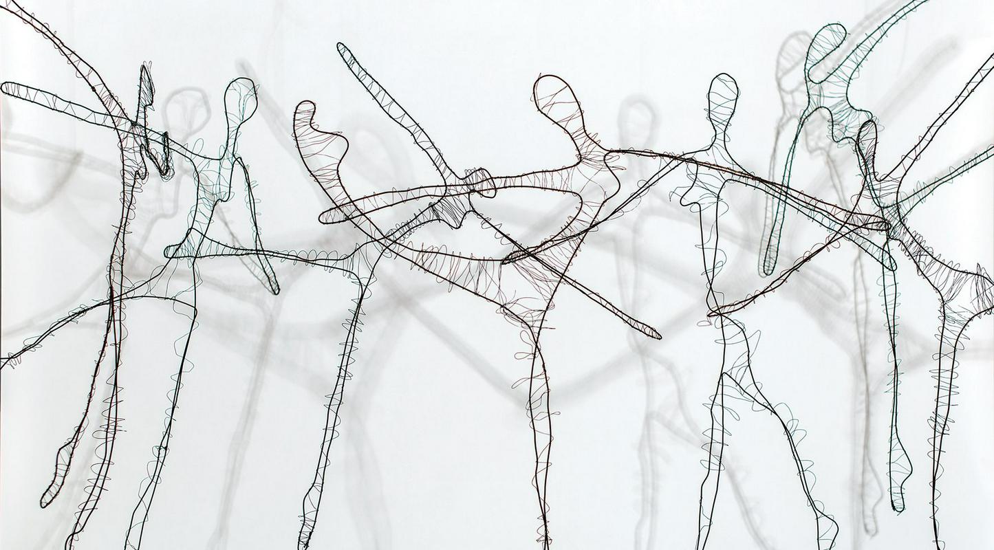 Iz cikla Plesalke, 2012, žica. Foto: Pilonova galerija Ajdovščina