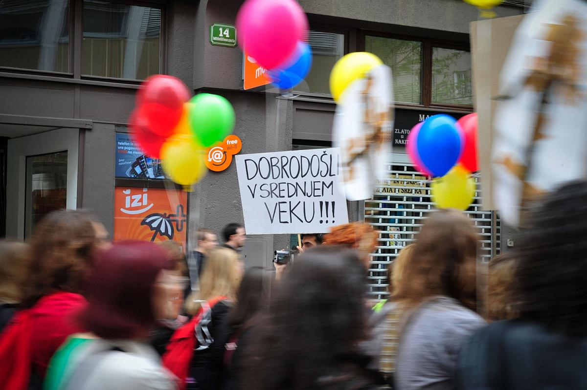Transparent z enega od protestov v Ljubljani. (Fotografija je simbolična.) Foto: BoBo