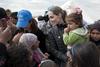 Angelina in Brad ostajata pri šestih otrocih, govorice o sirski siroti neresnične