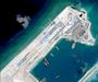 Kitajska pospešeno gradi letališče na spornem otočju Spratly