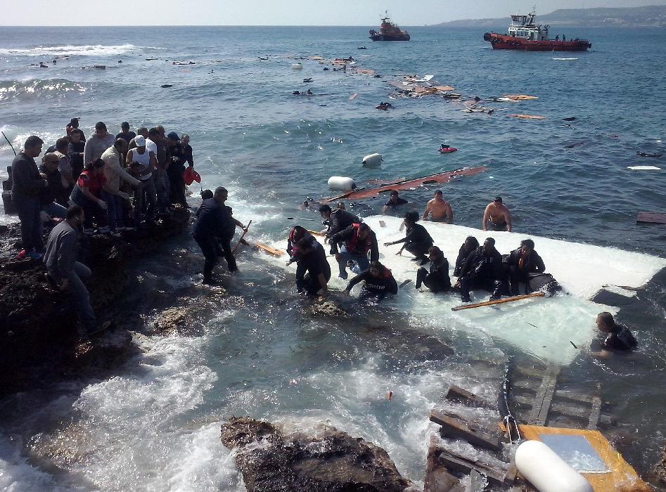 Reševanje pred otokom Rodos. Foto: EPA