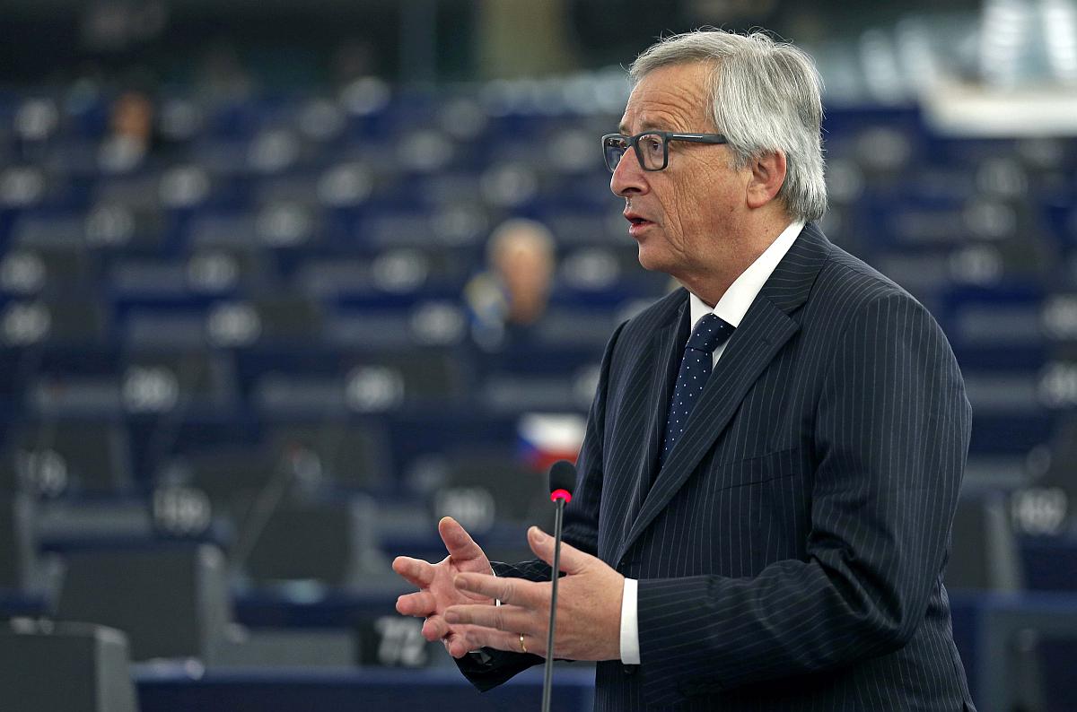 Odziv četrtkovega vrha EU-ja na begunsko krizo je bil takojšen, a ostaja neustrezen, ker izjava ni tako ambiciozna, kot bi morala biti, je bil kritičen Juncker. Foto: Reuters
