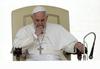 Papež meni, da bi morale biti ženske plačane enako kot moški