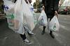 EU napovedal vojno plastičnim vrečkam; Slovencem so še vedno ljube