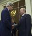Krompir sprave: Kerry po  več kot letu dni na prvem obisku v Rusiji