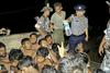 Mjanmar sploh prvič reševal begunce na odprtem morju