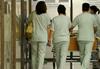 Izpostavljenost medicinskih sester nasilnim bolnikom in svojcem se povečuje