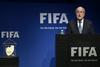 Video: Nelson vrgel v Blatterja šop bankovcev