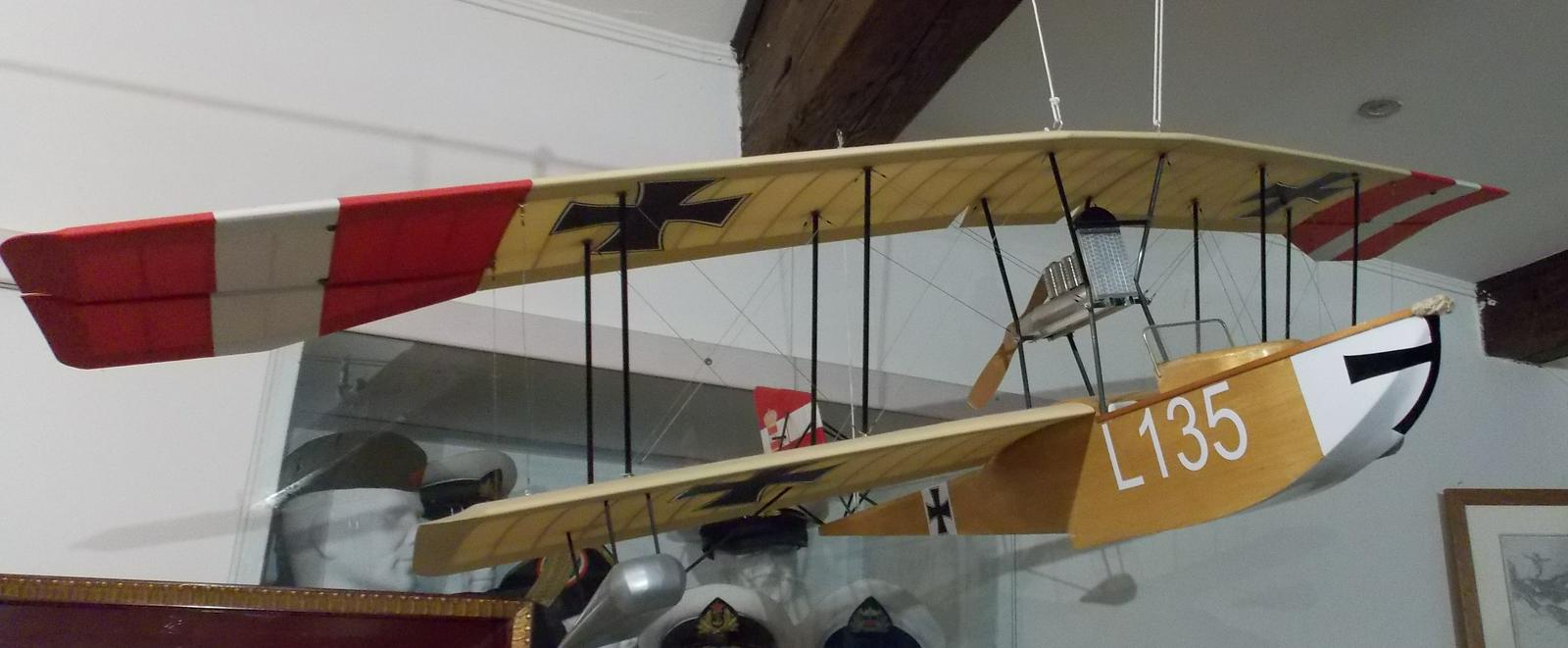 Lohnerjevo vodno letalo. Hrani Muzej Gallerion v Novigradu.