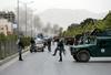 V napadu talibanov na afganistanski parlament umrlo 12 ljudi, med njimi sedem napadalcev