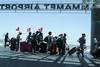 Prestrašeni turisti zapuščajo Tunizijo, večina Slovencev ostaja