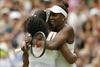 Serena Williams suvereno 15. dobila sestrski dvoboj