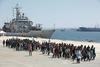Pred obalo Libije razpadel čoln s prebežniki, umrlo 40 ljudi