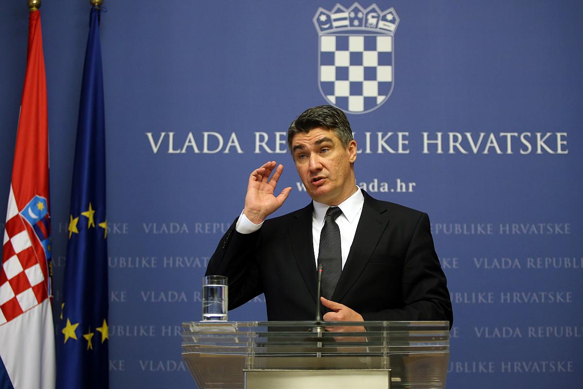 Hrvaški premier Zoran Milanović je sporočil, da Hrvaška odstopa od postopka arbitražnega sodišča. Foto: BoBo