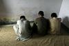 Največji spolni škandal v Pakistanu: 15 moških zlorabljalo 280 otrok
