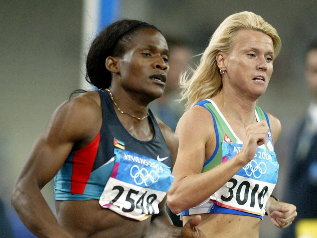 Maria Mutola in Jolanda Čeplak si delita osebni rekord na 800 metrov. Foto: EPA