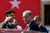 Z večjo nestabilnostjo v Turčiji podporo pridobiva vladajoči AKP