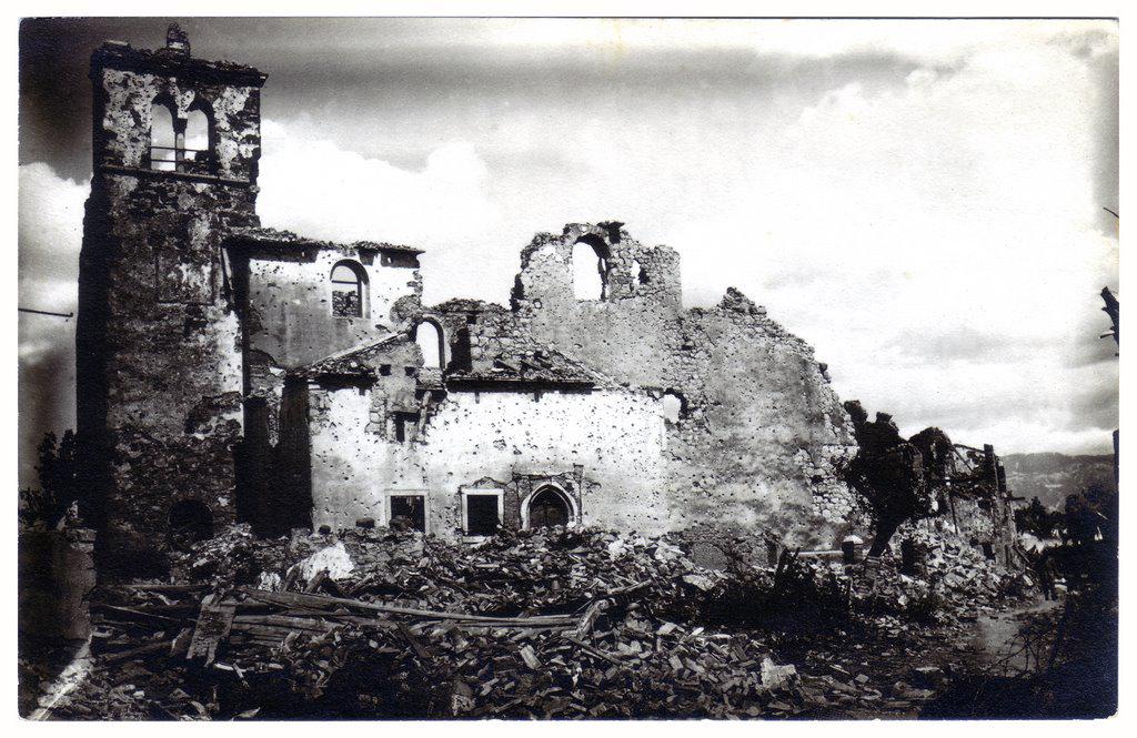 Porušena cerkev sv. Janeza Krstnika v Dolnji Vrtojbi . Foto: Hrani Društvo soška fronta