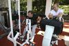 Foto: Putin in Medvedjev skupaj razkazovala mišice v telovadnici