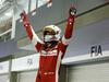 Vettel neulovljiv v Singapurju; Hamiltonu točkovna ničla