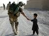 Ameriškim vojakom napotek, naj ignorirajo spolne zlorabe v Afganistanu