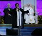 Foto in video: Aretha, Bocelli in druščina za papeža Frančiška