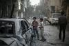 Nov pokol v Siriji: IS ubil najmanj 135 ljudi, 400 pa ugrabil