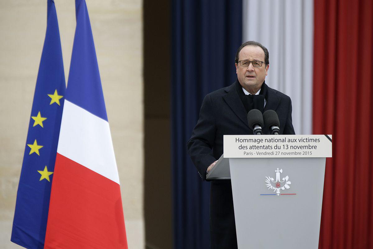 Francois Hollande je v govoru tudi poudaril, da bo Francija naredila vse, da bo uničila vojsko fanatikov, ki se je razglasila za Islamsko državo. Foto: Reuters