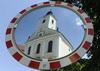 V Sloveniji število katoličanov upada, v svetovnem merilu pa narašča