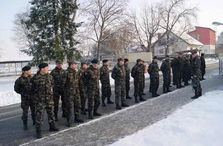 SDS predlaga, da se obstoječi rezervni sestavi vojske ukinejo in se vzpostavi nacionalna garda - za varovanje in pomoč, kot pravijo. Foto: Slovenska vojska