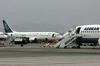 Grški letalski prevoznik popustil pritisku izraelskih potnikov. Palestinca morala z letala.