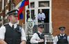 ZN prikimal Assangeu, da je nezakonito priprt