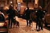 Foto: Policija ujela osumljenca napadov v Parizu, Francija bo zahtevala izročitev