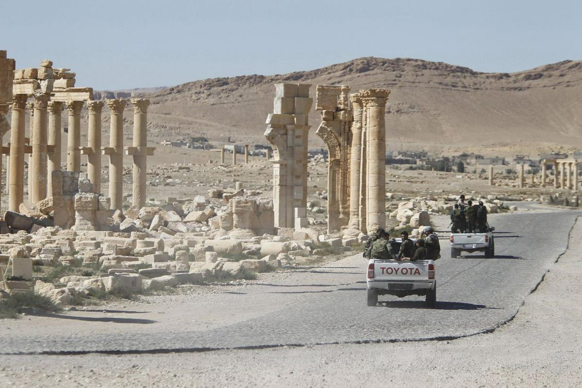 Uničenje v Palmiri. Foto: Reuters