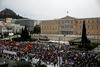 Grški parlament kljub protestom sprejel davčno in pokojninsko reformo