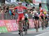 Greipel po tretji zmagi zapušča Giro, Roglič dvakrat padel
