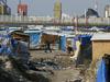 Calais: V pretepu v begunskem centru 40 poškodovanih