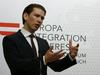 Avstrijski zunanji minister bi prosilce za azil zadrževal na otokih