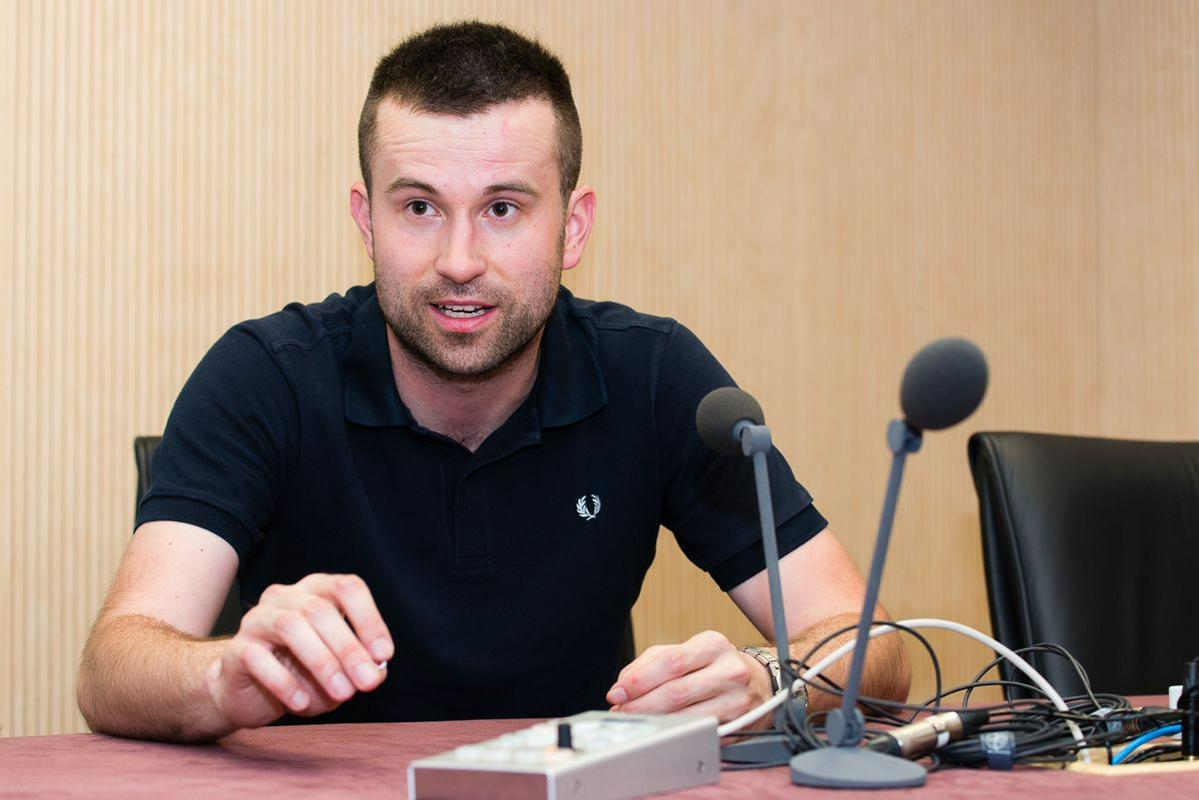 Nejc Mravlja je televizijski komentator na Šport TV-ju. Foto: MMC/Miloš Ojdanić